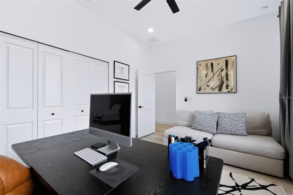 For Sale: $709,900 (4 beds, 2 baths, 1937 Square Feet)