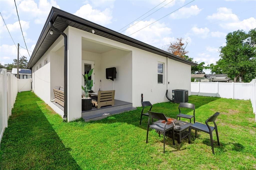 For Sale: $709,900 (4 beds, 2 baths, 1937 Square Feet)