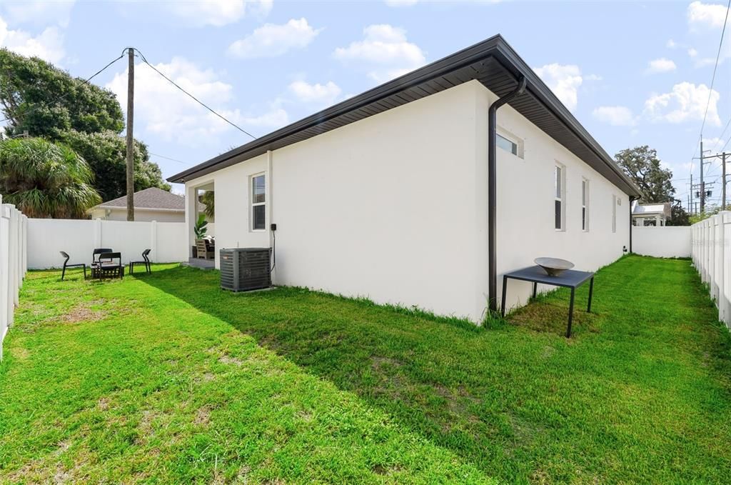 For Sale: $709,900 (4 beds, 2 baths, 1937 Square Feet)