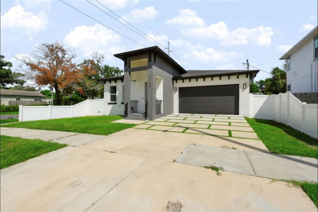 For Sale: $709,900 (4 beds, 2 baths, 1937 Square Feet)