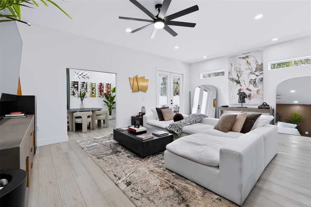 For Sale: $709,900 (4 beds, 2 baths, 1937 Square Feet)