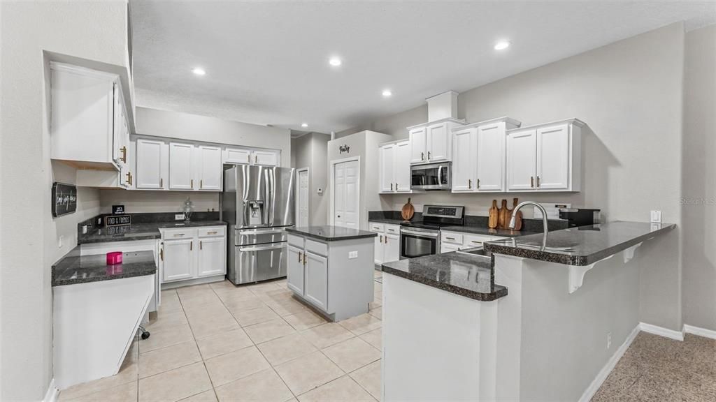 For Sale: $515,000 (4 beds, 3 baths, 2719 Square Feet)