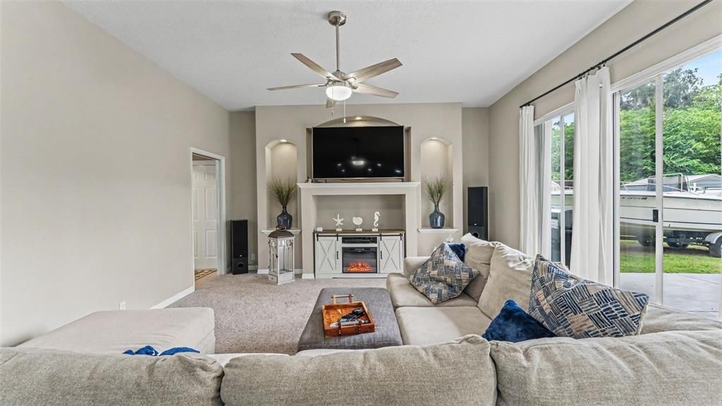For Sale: $515,000 (4 beds, 3 baths, 2719 Square Feet)