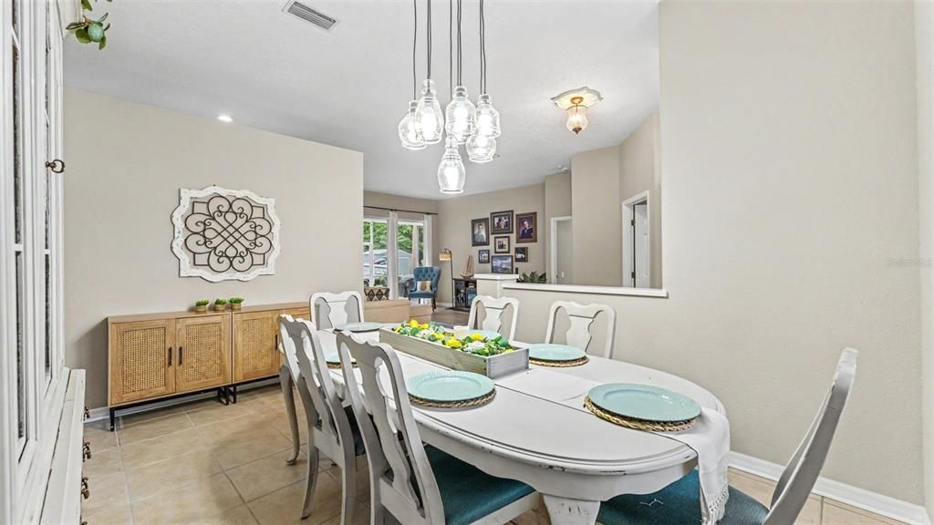 For Sale: $515,000 (4 beds, 3 baths, 2719 Square Feet)