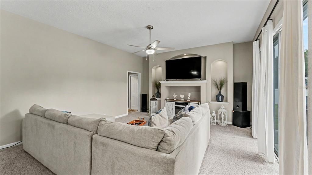 For Sale: $515,000 (4 beds, 3 baths, 2719 Square Feet)