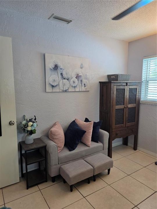 En Venta: $259,900 (2 camas, 2 baños, 1040 Pies cuadrados)