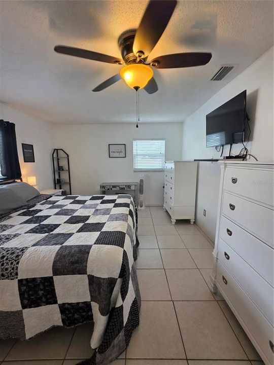 En Venta: $259,900 (2 camas, 2 baños, 1040 Pies cuadrados)