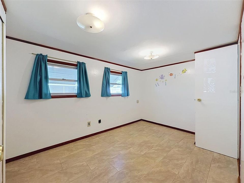For Sale: $150,000 (2 beds, 2 baths, 925 Square Feet)
