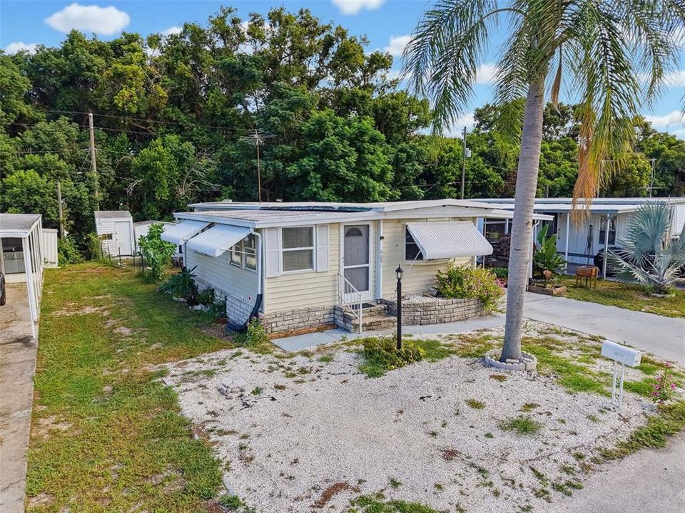 For Sale: $150,000 (2 beds, 2 baths, 925 Square Feet)