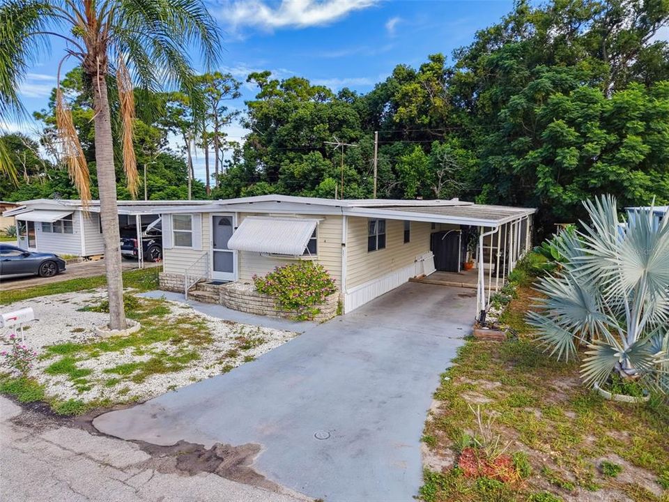 For Sale: $150,000 (2 beds, 2 baths, 925 Square Feet)