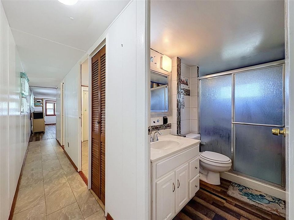 For Sale: $150,000 (2 beds, 2 baths, 925 Square Feet)