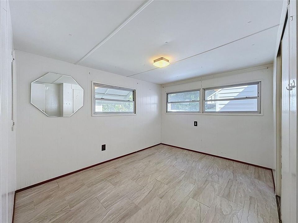 For Sale: $150,000 (2 beds, 2 baths, 925 Square Feet)