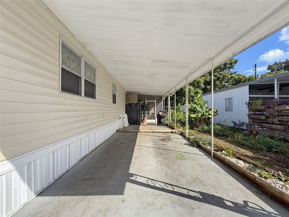 For Sale: $150,000 (2 beds, 2 baths, 925 Square Feet)