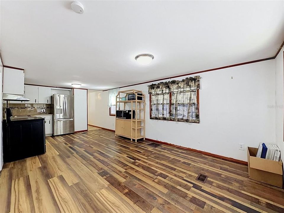 For Sale: $150,000 (2 beds, 2 baths, 925 Square Feet)