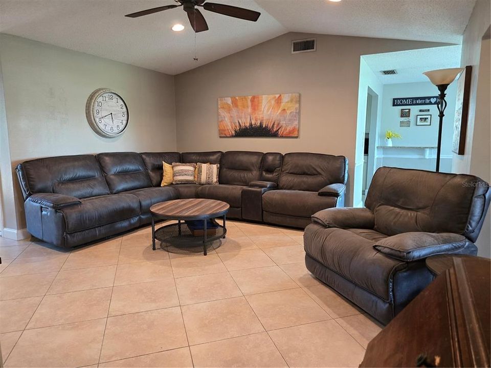 En Venta: $425,000 (3 camas, 2 baños, 1507 Pies cuadrados)