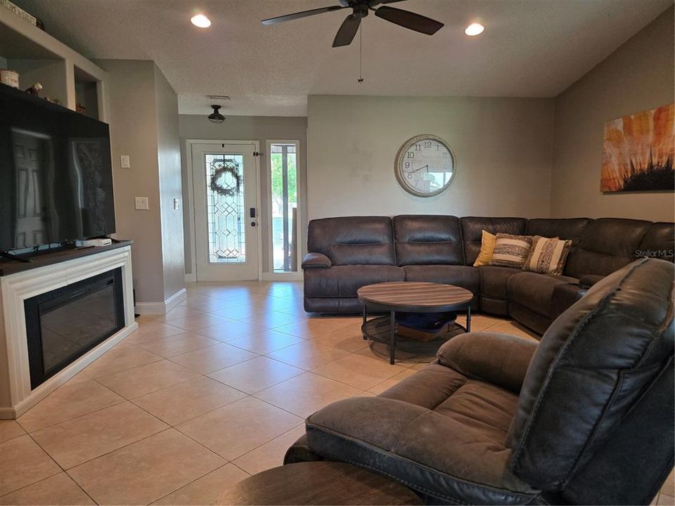 En Venta: $425,000 (3 camas, 2 baños, 1507 Pies cuadrados)