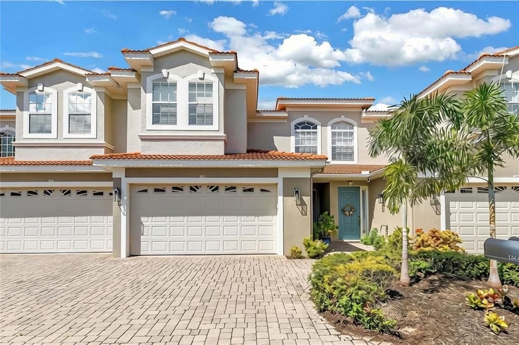 For Sale: $539,000 (3 beds, 2 baths, 2464 Square Feet)