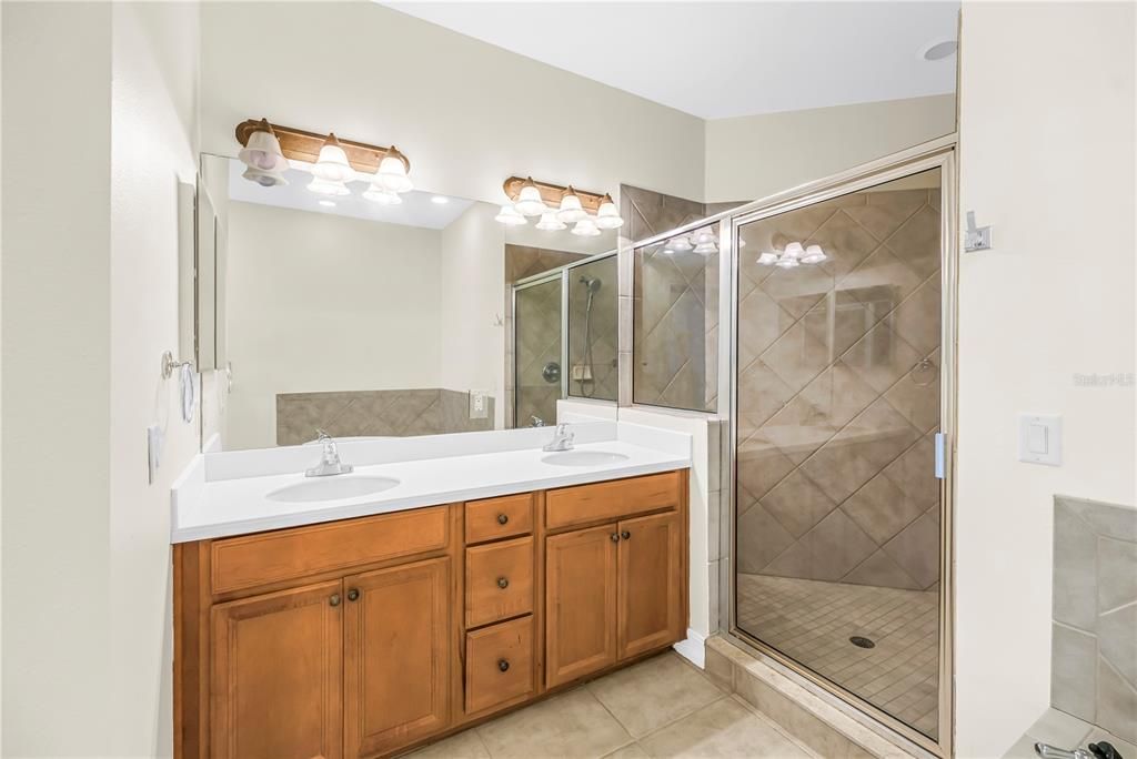 For Sale: $539,000 (3 beds, 2 baths, 2464 Square Feet)