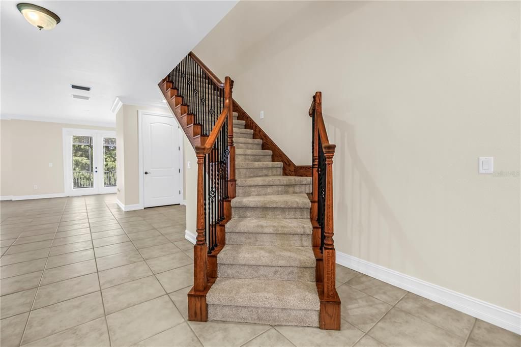 For Sale: $539,000 (3 beds, 2 baths, 2464 Square Feet)