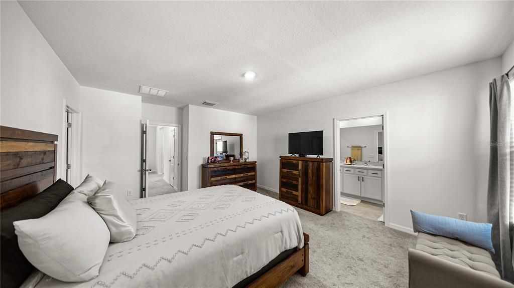 En Venta: $366,000 (3 camas, 2 baños, 1961 Pies cuadrados)