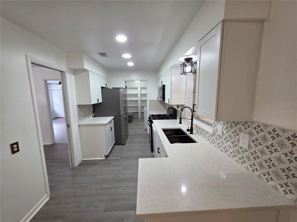 For Sale: $359,000 (4 beds, 3 baths, 2214 Square Feet)