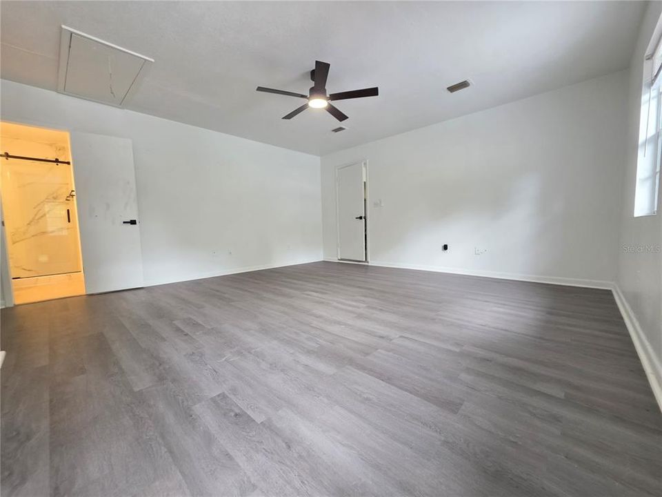 For Sale: $359,000 (4 beds, 3 baths, 2214 Square Feet)