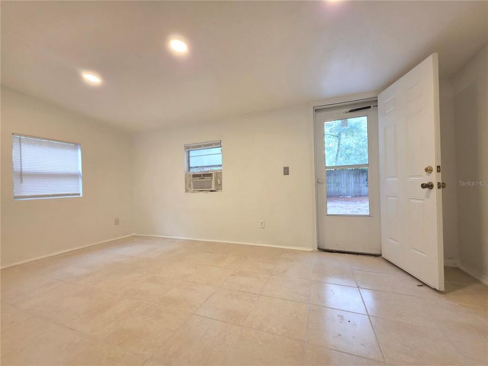 For Sale: $359,000 (4 beds, 3 baths, 2214 Square Feet)