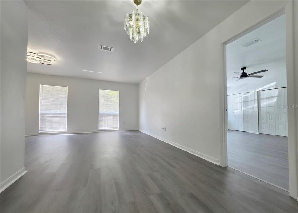 For Sale: $359,000 (4 beds, 3 baths, 2214 Square Feet)