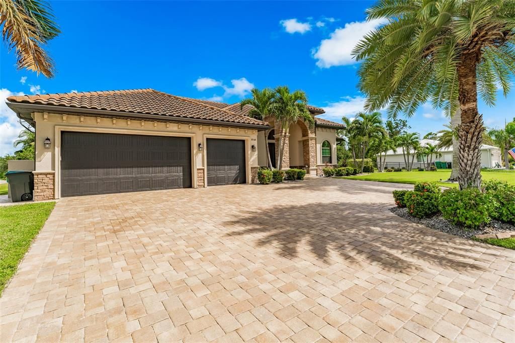 For Sale: $699,000 (3 beds, 2 baths, 2359 Square Feet)