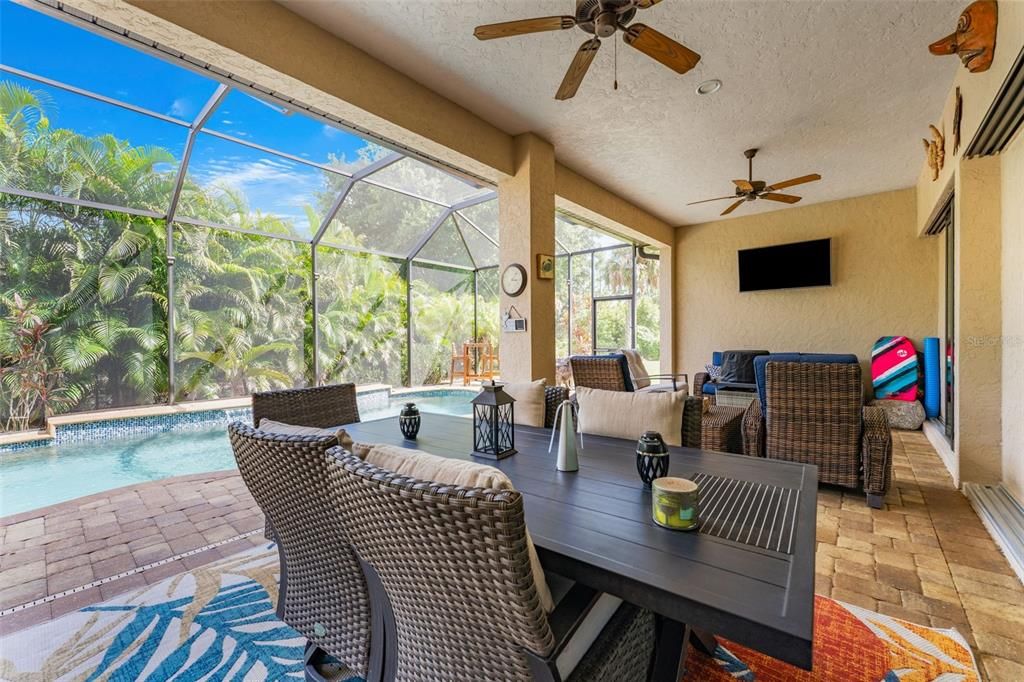 For Sale: $699,000 (3 beds, 2 baths, 2359 Square Feet)