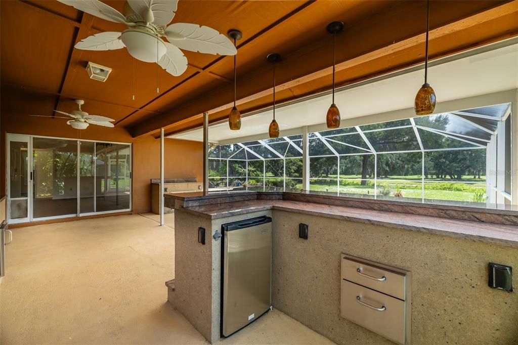 For Sale: $500,000 (5 beds, 2 baths, 2348 Square Feet)