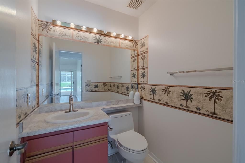 For Sale: $500,000 (5 beds, 2 baths, 2348 Square Feet)