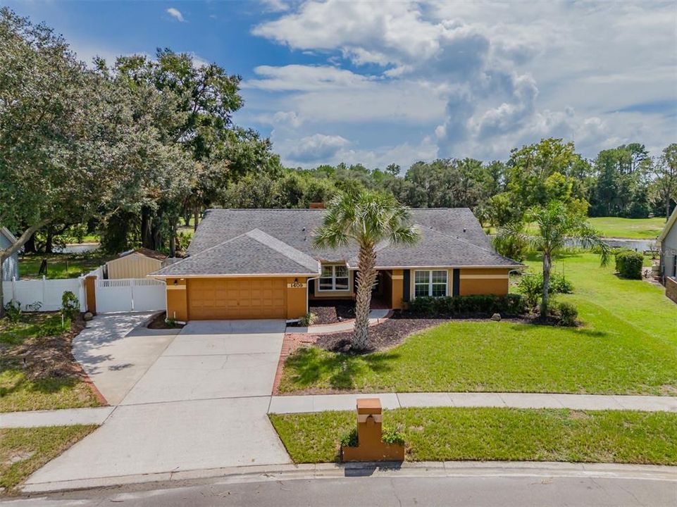 For Sale: $500,000 (5 beds, 2 baths, 2348 Square Feet)