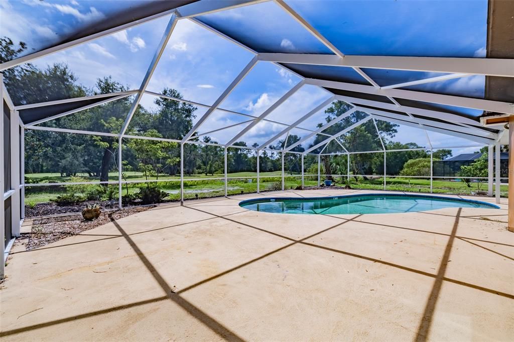 For Sale: $500,000 (5 beds, 2 baths, 2348 Square Feet)