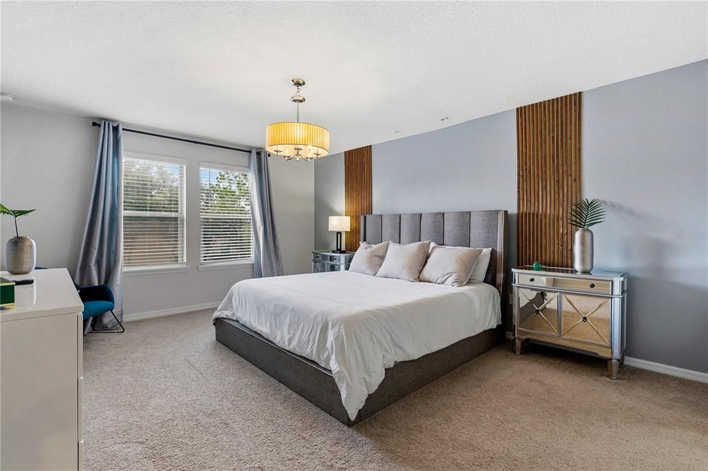 For Sale: $395,000 (5 beds, 4 baths, 2076 Square Feet)