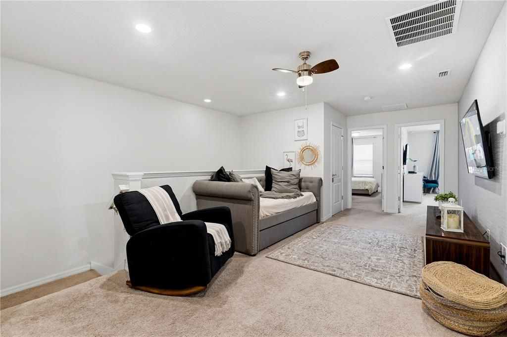 For Sale: $395,000 (5 beds, 4 baths, 2076 Square Feet)