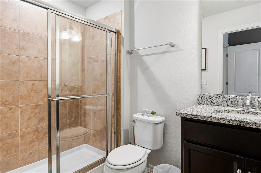 For Sale: $395,000 (5 beds, 4 baths, 2076 Square Feet)
