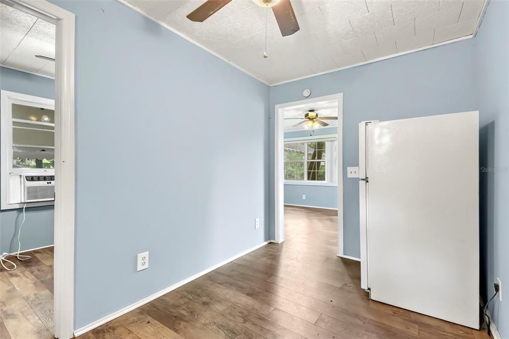 待售: $385,000 (3 贝兹, 2 浴室, 1244 平方英尺)