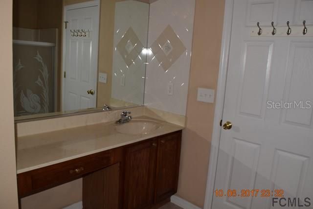 For Rent: $2,600 (4 beds, 2 baths, 1900 Square Feet)