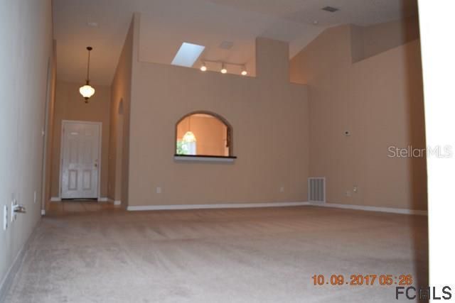 For Rent: $2,600 (4 beds, 2 baths, 1900 Square Feet)
