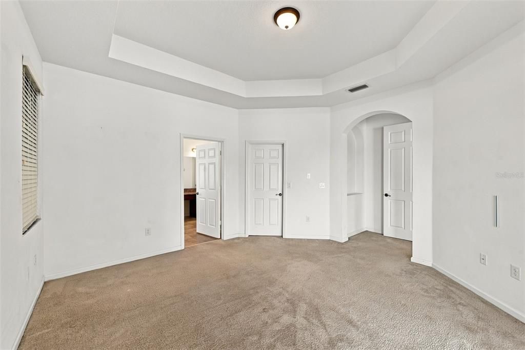 For Sale: $435,000 (4 beds, 2 baths, 2650 Square Feet)