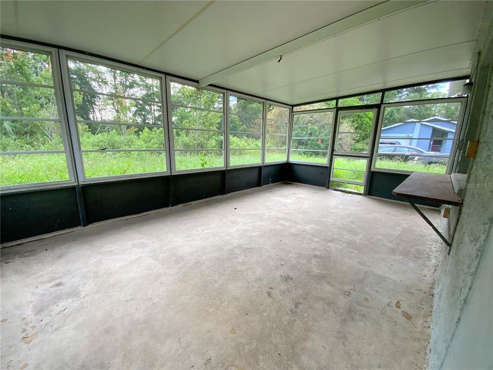 For Sale: $199,900 (2 beds, 2 baths, 1108 Square Feet)