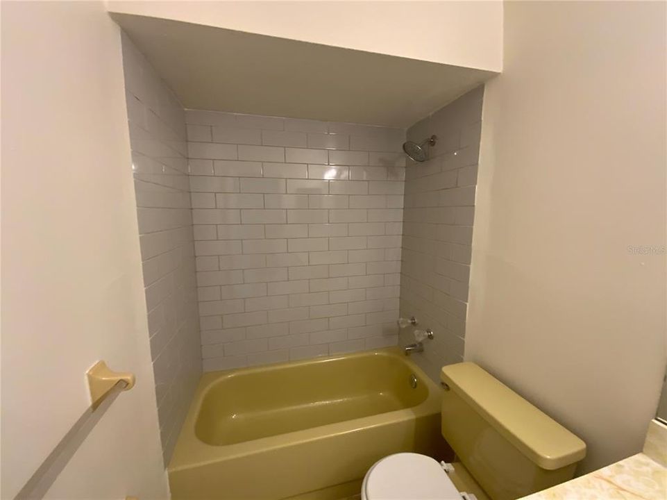 For Sale: $199,900 (2 beds, 2 baths, 1108 Square Feet)
