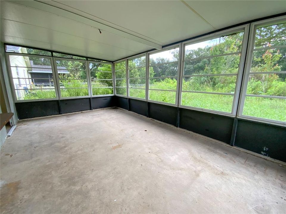 For Sale: $199,900 (2 beds, 2 baths, 1108 Square Feet)