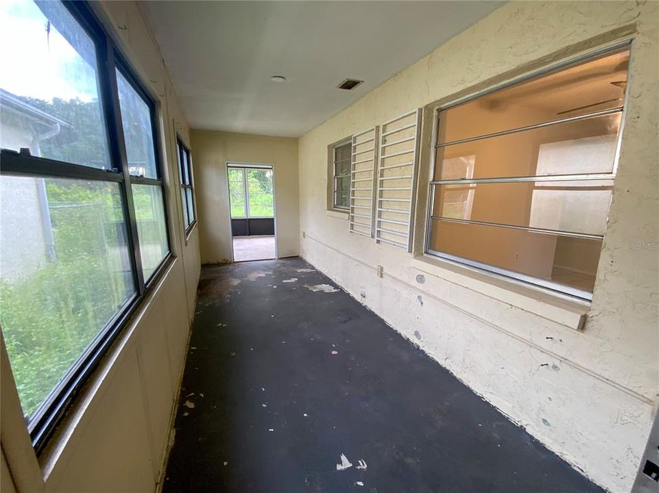 For Sale: $199,900 (2 beds, 2 baths, 1108 Square Feet)