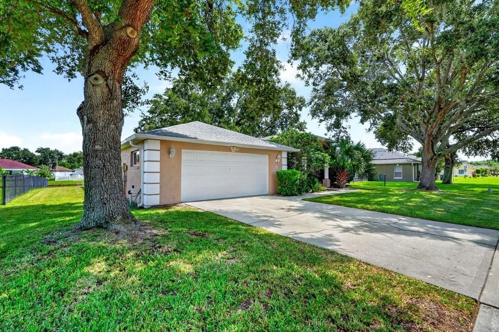 For Sale: $320,000 (3 beds, 2 baths, 1914 Square Feet)