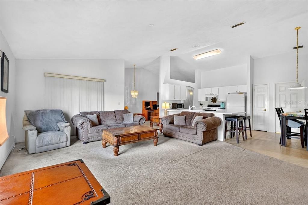 For Sale: $320,000 (3 beds, 2 baths, 1914 Square Feet)