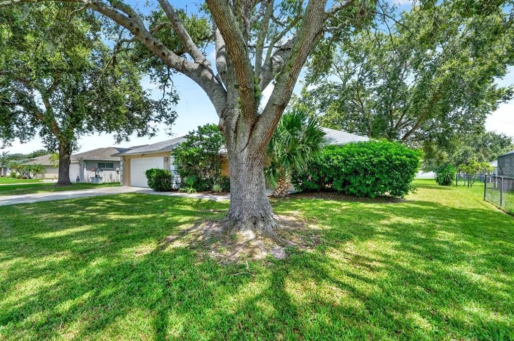 For Sale: $320,000 (3 beds, 2 baths, 1914 Square Feet)