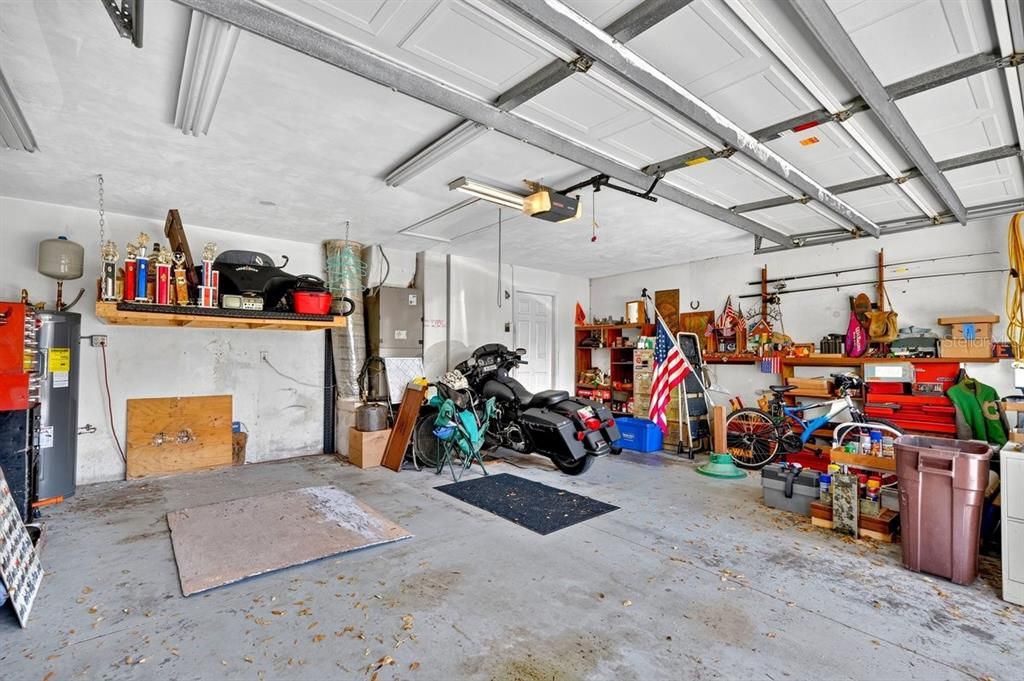 For Sale: $320,000 (3 beds, 2 baths, 1914 Square Feet)