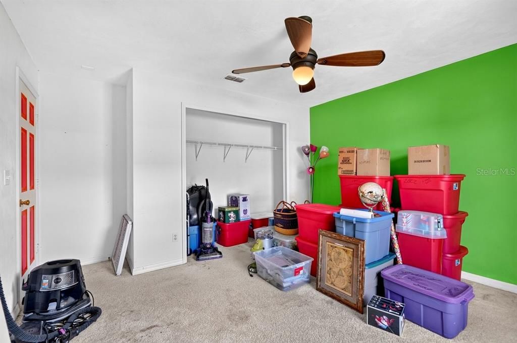 For Sale: $320,000 (3 beds, 2 baths, 1914 Square Feet)